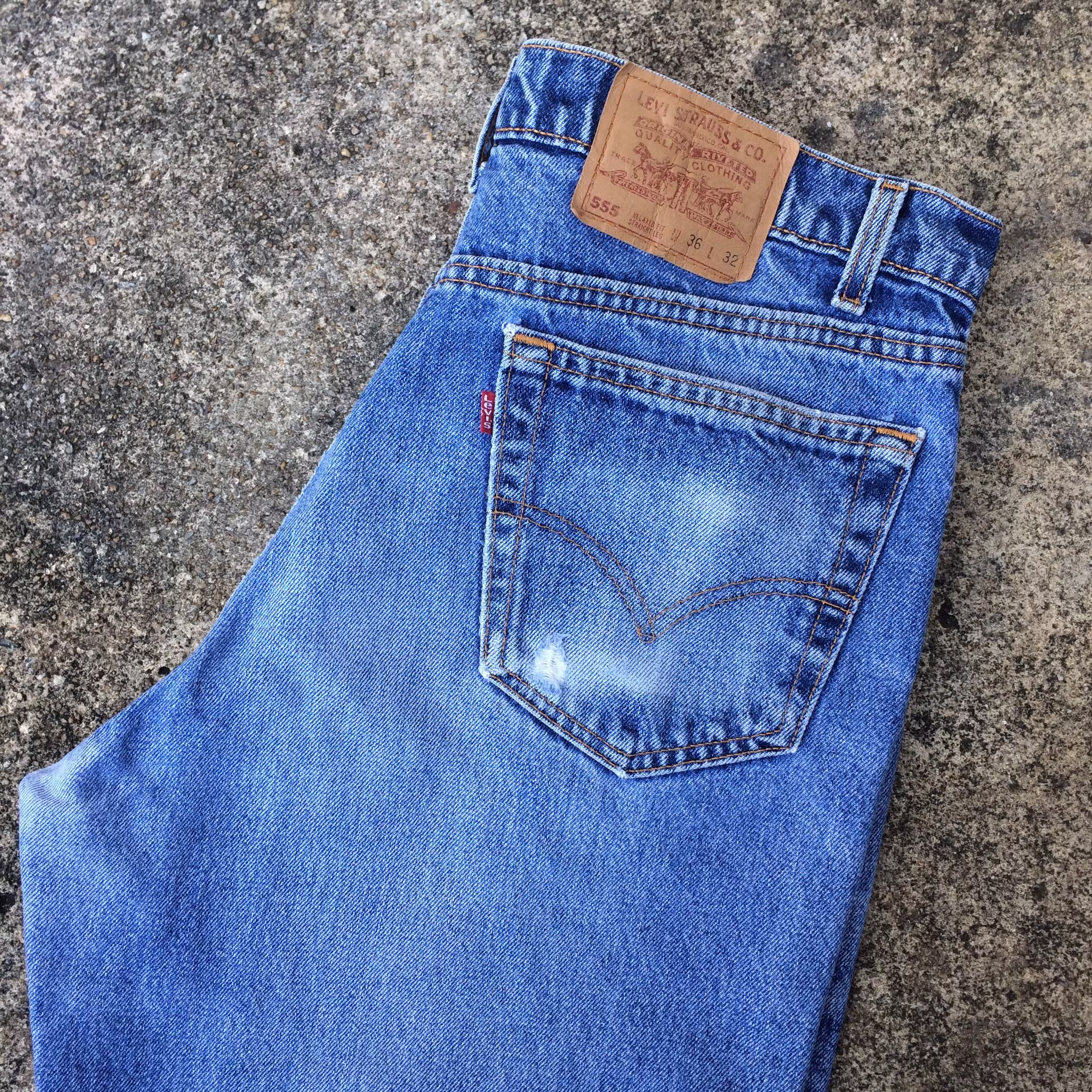 Size 35 Vintage Levis 555 Women's Jeans High Waisted Over-Sized Relaxed Fit Straight-Leg 90S Classic Mom Boyfriend Made in Usa