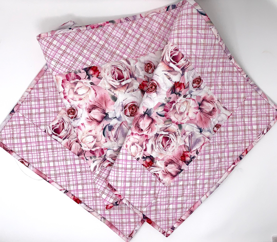 Pink Roses Table Runner Quilt, Valentines Day, Handmade Quilt