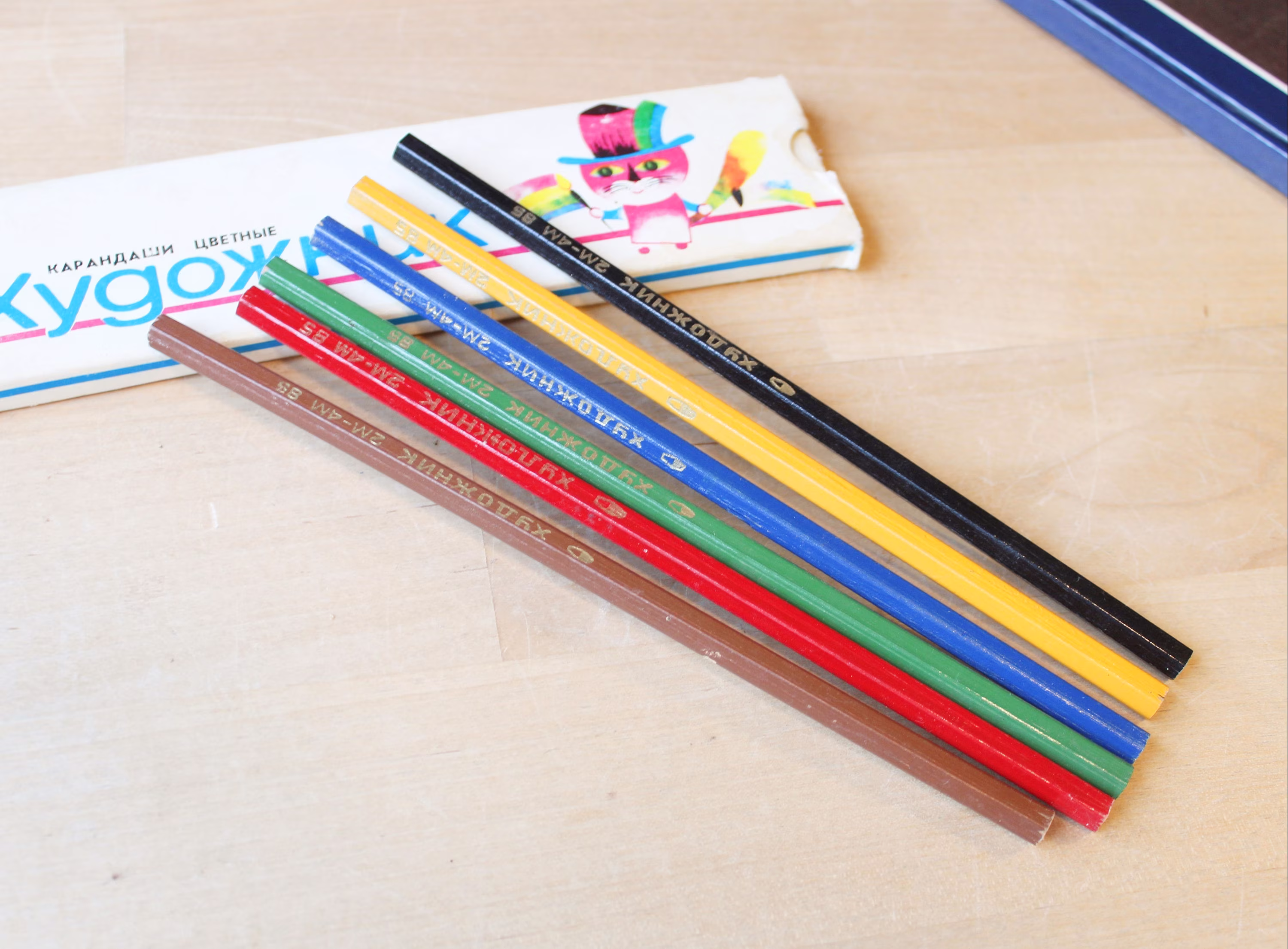 6 Color Pencils Vintage/ Color Pencils Art in Box/ Russian Vintage Drawing Supplies/ Ussr