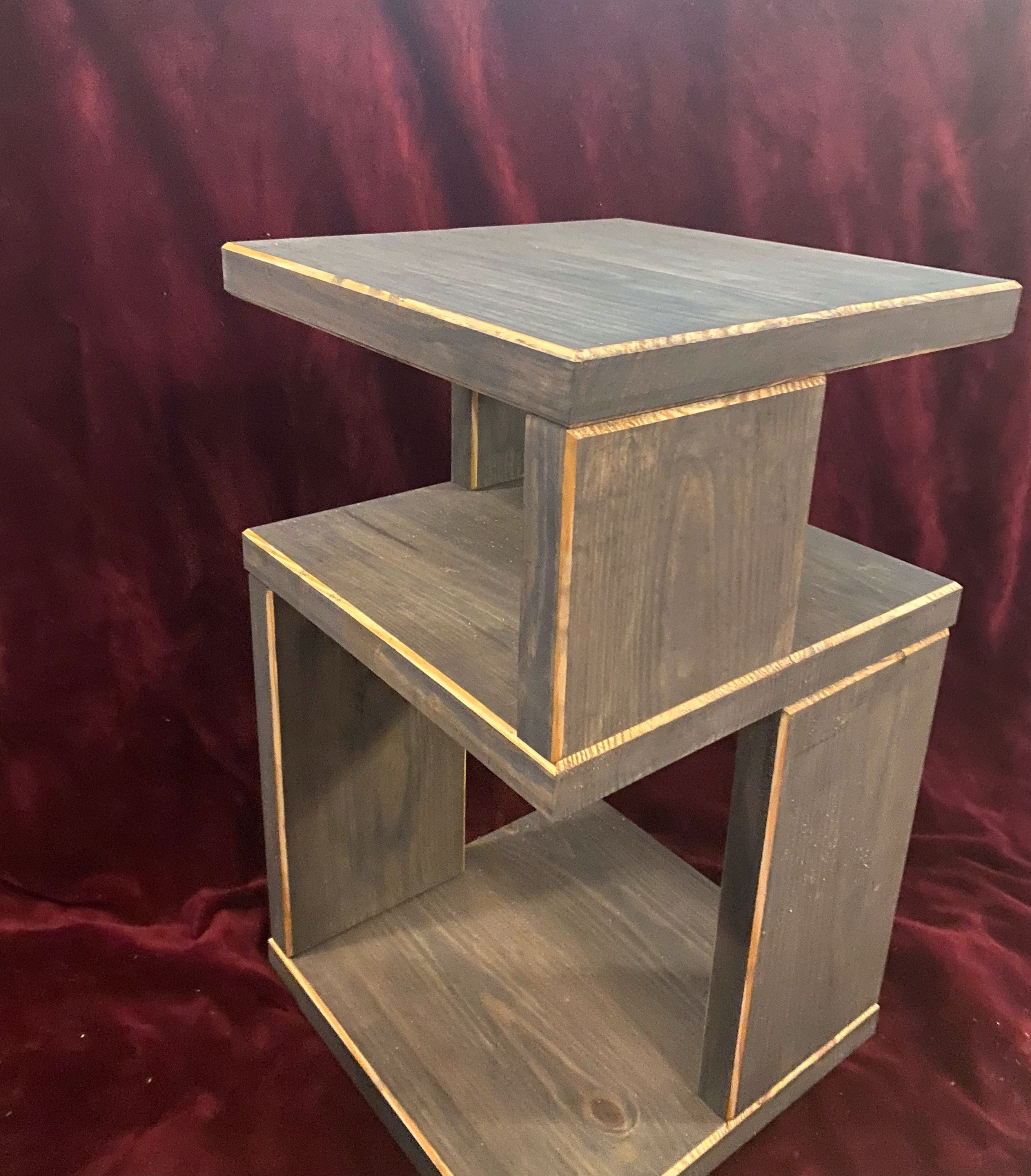The Inzar End Table Ii