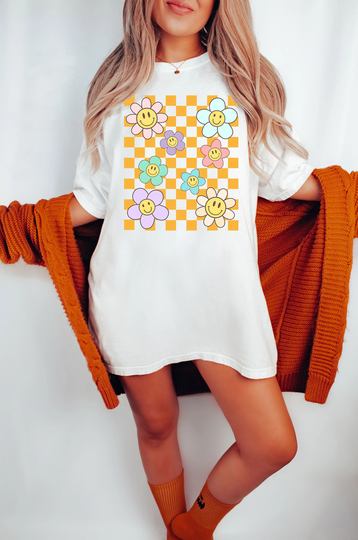 Daisy Checkered, Comfort Colors Shirt, Smile Retro Smiley Tee, Crew Neck, Short Sleeve, Oversized, Free Soul