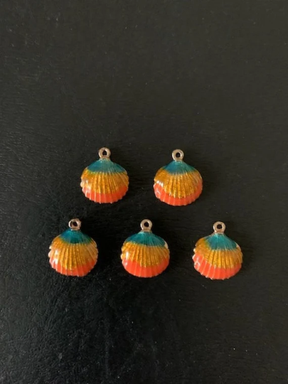 5 Or 6 Colorful Shell Charms, Charms Shells, Small Seashell Beach Bulk