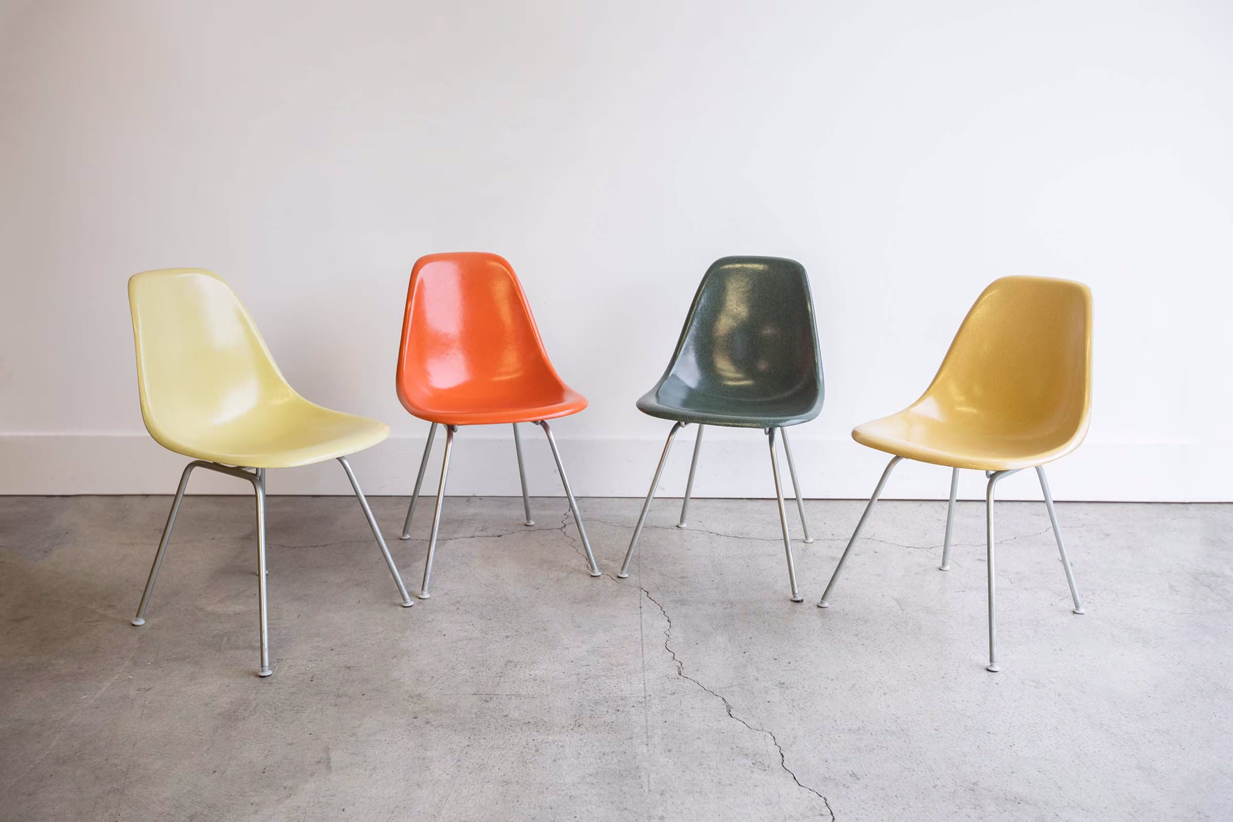 Sold | Vintage Eames Dinning Chair Multicolor Set Rare Colors Charles For Herman Miller Of 4 Fiberglass Shell Chairs