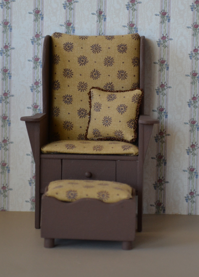 Dollhouse Miniature - Settle Chair With Ottoman