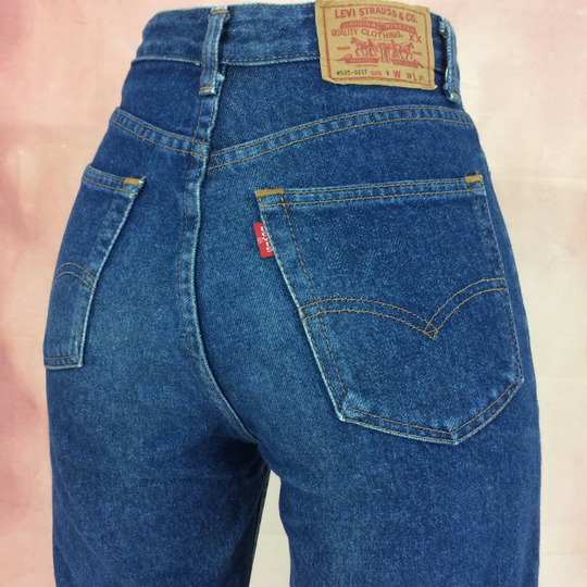 W24 L24 Vintage Levis W505 Medium Wash High Waisted Wedgie Jeans Waist 24"