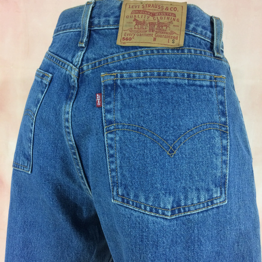 Sz 31 Vintage Levis 560 Distressed Light Wash Women's Jeans W31 L31 High Waisted Loose Fit 90S Classic Mom Hourglass